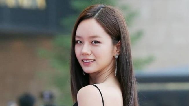 Tak Cukup Mencuci Muka, Hyeri Ungkap Rahasia Kulit Sehatnya