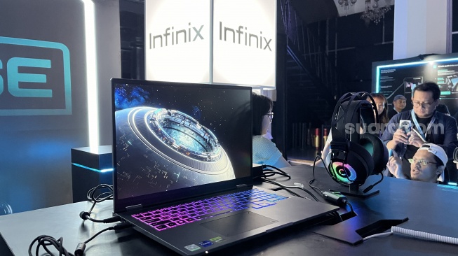 Laptop gaming Infinix GT Book dipamerkan ke Indonesia pada Selasa (21/5/2024). [Suara.com/Dicky Prastya]