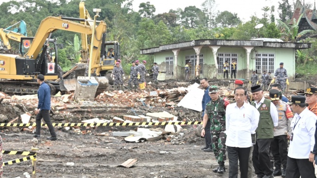 Jokowi: Pemerintah Siap Bantu Relokasi Korban Banjir Lahar Dingin Gunung Marapi di Sumbar