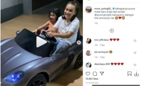 Momen Ayu Ting Ting Kendarai Mobil Mainan Bersama Bilqis. (Foto: IG/Tangkapan Layar)