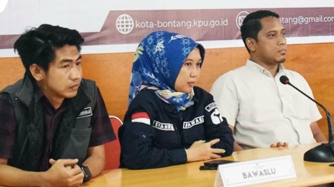 Komisioner Bawaslu Kota Bontang. [KlikKaltim.com]