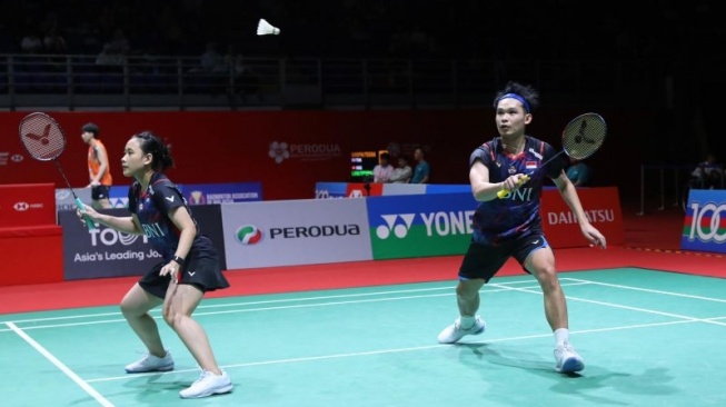 Ganda campuran Indonesia Rinov Rivaldy/Pitha Haningtyas Mentari saat berlaga di babak 32 besar Malaysia Masters 2024 di Kuala Lumpur, Malaysia, Rabu (22/5/2024). (ANTARA/HO/PP PBSI)