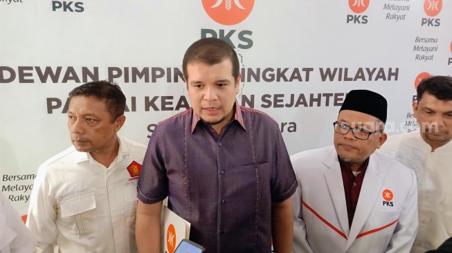 Bobby Nasution 'Merapat' ke PKS Ambil Formulir Pendaftaran Bacalon Gubernur Sumut