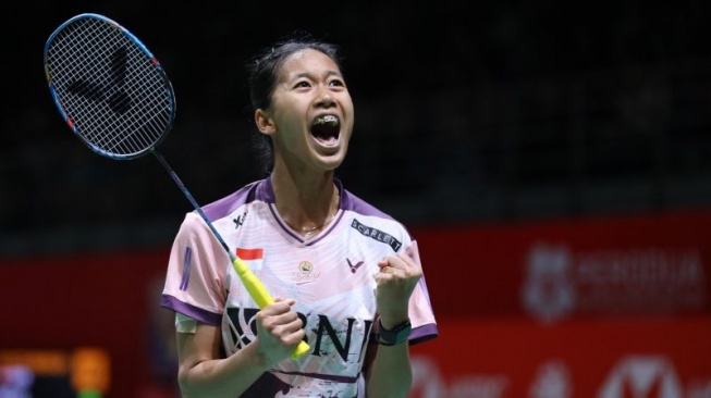 Tunggal putri Indonesia Putri Kusuma Wardani saat merayakan kemenangan babak pertama Malaysia Masters 2024 di Kuala Lumpur, Malaysia, Rabu (22/5/2024). (ANTARA/HO/PP PBSI)