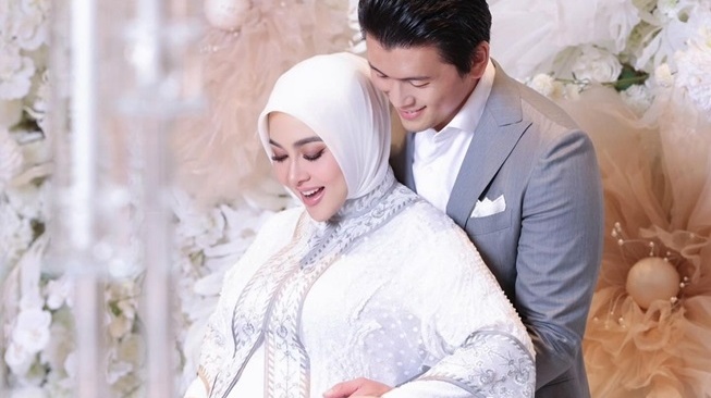 Syahrini mengumumkan kehamilan anak pertama (Instagram)