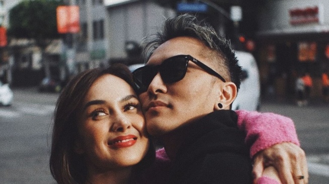 Anniversary Demian dan Sara Wijayanto ke-10. (Instagram/_demianaditya_)