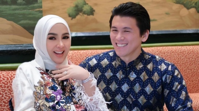 Kaya Raya Sejak Lahir, Syahrini Bongkar Tabiat Reino Barack yang Dirahasiakan: Ternyata Tukang...