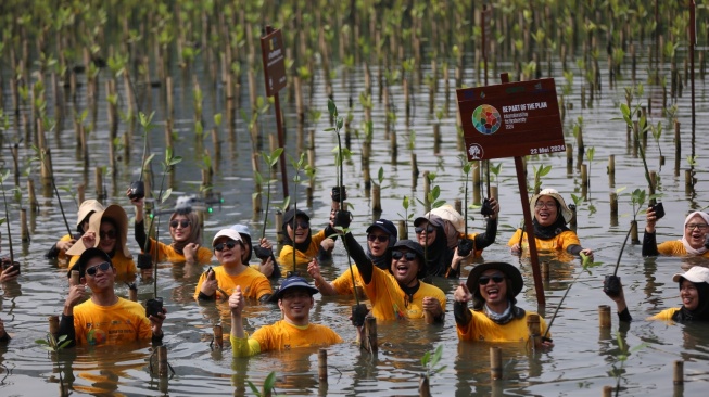 Peringati Hari Keanekaragaman Hayati, ABM Group Libatkan 100 Volunteers untuk Tanam 600 Bibit Pohon