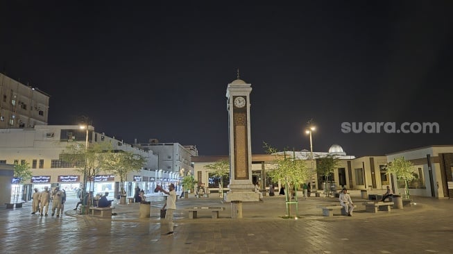 Menyambangi Kota Madinah, tepatnya di Jalur pedestrian yang menghubungkan antara dua masjid bersejarah, Quba dan Nabawi. (Suara.com/Chandra)