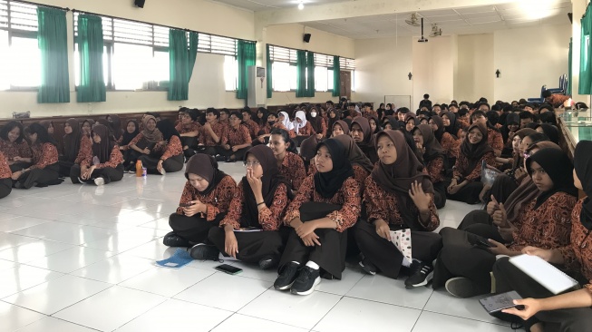 Peserta didik SMA Neger1 Depok mengikuti Yoursay Goes to School, Selasa (21/5/2024) (Yoursay)