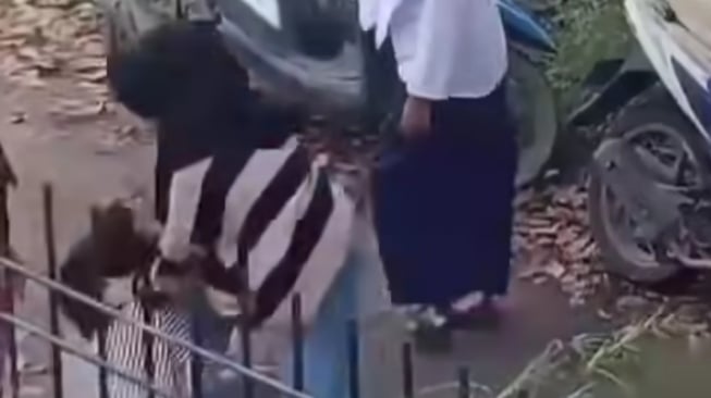 Viral Siswa SD Bully Pelajar SMP di Solok, Berawal dari Saling Ejek