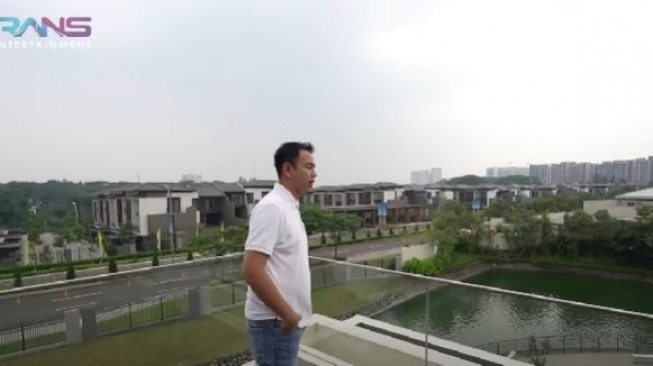 Potret rumah baru Raffi Ahmad. (YouTube/Rans Entertainment)