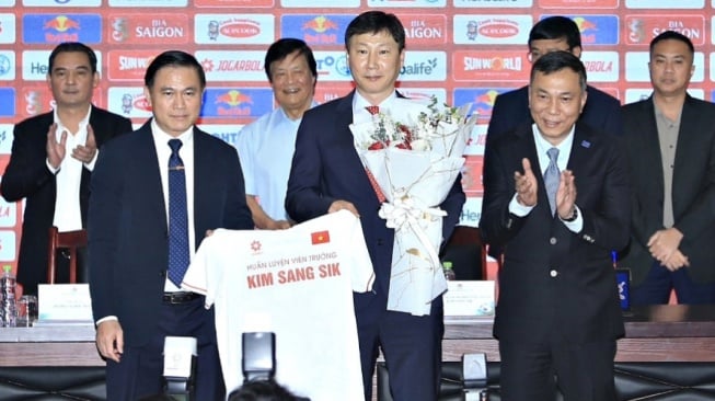 Hadapi Indonesia di Piala AFF 2024, Kim Sang-sik dalam Tekanan Berat