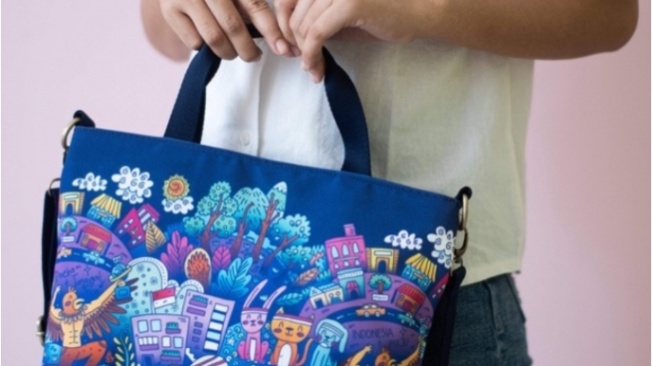 3 Rekomendasi Online Shop Tote Bag Stylish untuk Kuliah, Bisa Muat Laptop