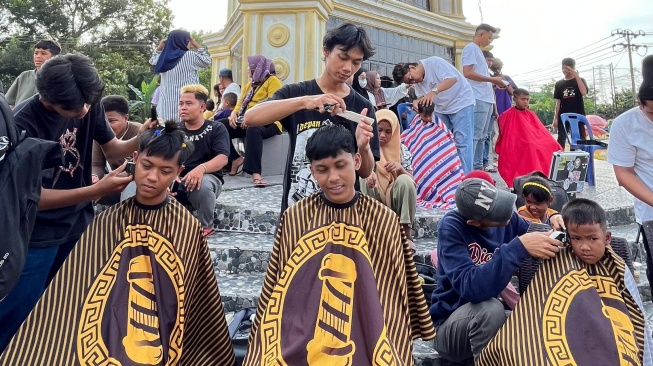 Pangkas Gratis di Rantau Prapat, Komunitas Barber Inginkan Bobby Nasution Maju Cagub Sumut