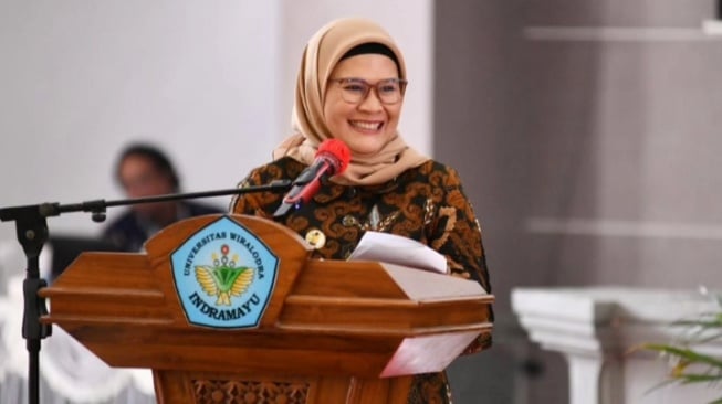 Kontroversi Nina Agustina: Bupati Indramayu yang Berseteru dengan Lucky Hakim