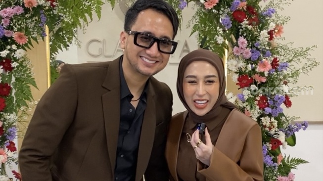 Gokil! Reza Gladys dan Attaubah Mufid Dapat Rekor MURI yang ke-3 Kalinya