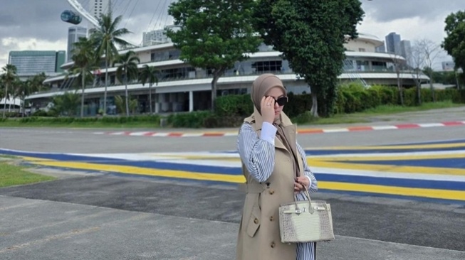 Potret Syahrini Sembunyikan Baby Bump (instagram/@princessyahrini)