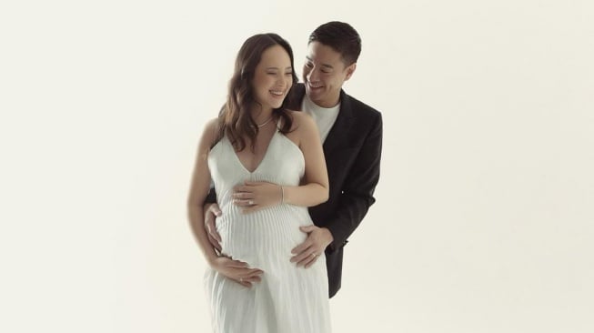 Pamer Foto Maternity, Penampilan Pamela Bowie Disanjung tetap Cantik