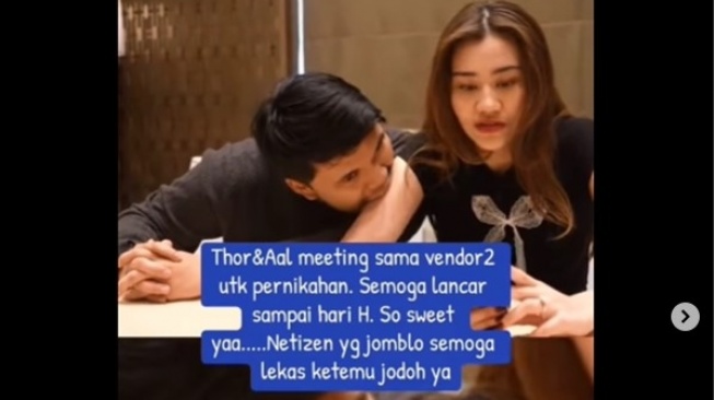 Thoriq Halilintas Bercanda Gigit Aaliyah Massaid, Publik Buka Memori Lama. [Instagram]