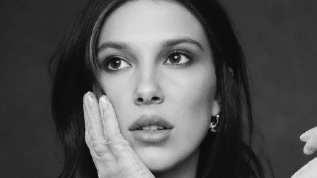 Millie Bobby Brown Resmi Menikah Secara Privat dengan Jake Bongiovi