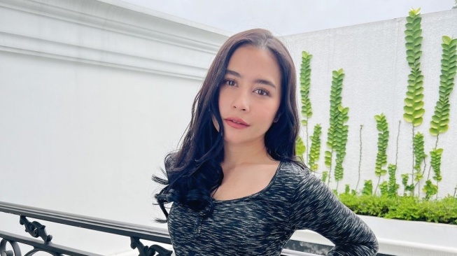 Penampilan Prilly Latuconsina yang Lebih Kurus Bikin Pangling Netizen: Era Ganteng-Ganteng Serigala