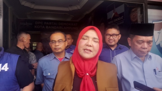 Eva Dwiana Sodorkan Nama Deddy Amarullah Sebagai Pendamping ke Partai Demokrat