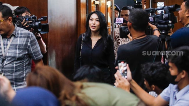 Penyanyi Nayunda Nabila saat menghadiri sidang lanjutan kasus pemerasan dan gratifikasi dengan Terdakwa Syahrul Yasin Limpo (SYL) di Pengadilan Tipikor, Jakarta, Rabu (29/5/2024). [Suara.com/Alfian Winanto]