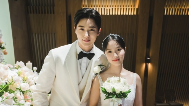 Berakhir dengan Happy Wedding Drama Lovely Runner Capai Rating Tertingginya