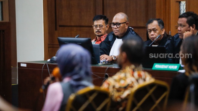 Terdakwa kasus pemerasan dan gratifikasi di Kementerian Pertanian, Syahrul Yasin Limpo (SYL) saat mengikuti sidang lanjutan di Pengadilan Tipikor, Jakarta, Rabu (29/5/2024). [Suara.com/Alfian Winanto]