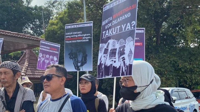 Bersatu Melawan Sensor, Koalisi Pers Sumsel Aksi Tolak Revisi UU Penyiaran