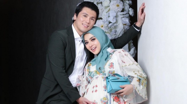 Reino Barack dan Syahrini. (Instagram/princessyahrini)