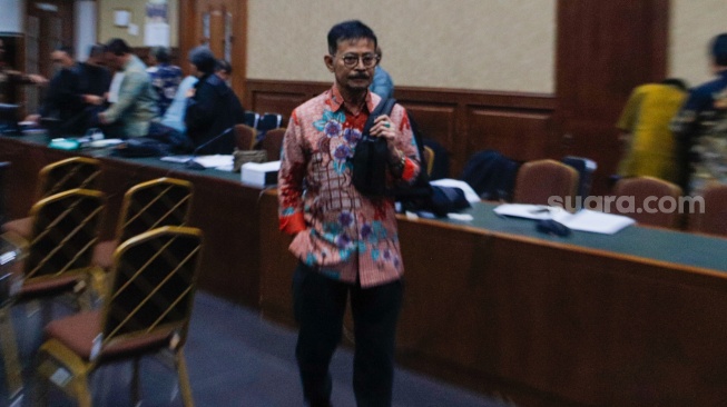 Terdakwa kasus pemerasan dan gratifikasi di Kementerian Pertanian, Syahrul Yasin Limpo saat mengikuti sidang lanjutan di Pengadilan Tipikor, Jakarta, Rabu (29/5/2024). [Suara.com/Alfian Winanto]