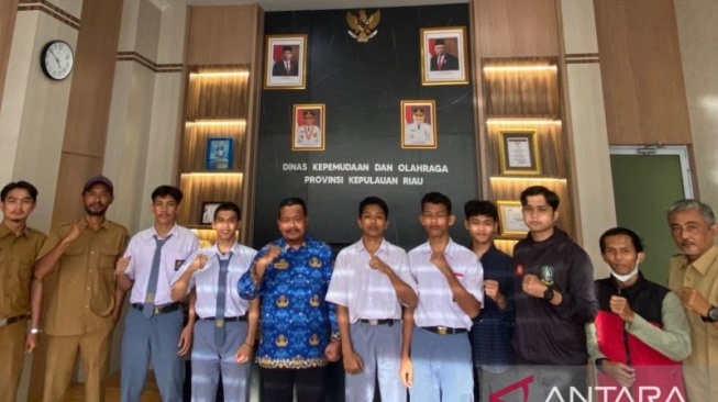 Atlet Silat Batam Ramadhan Arya Prayoga Siap Tanding di ASEAN School Games 2024 di Vietnam