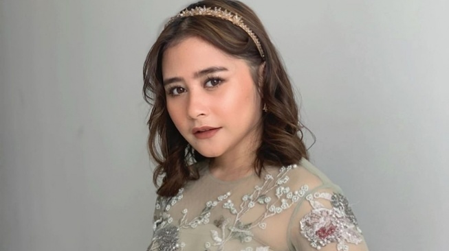  Transformasi Prilly Latuconsina (Instagram/@prillylatuconsina96)