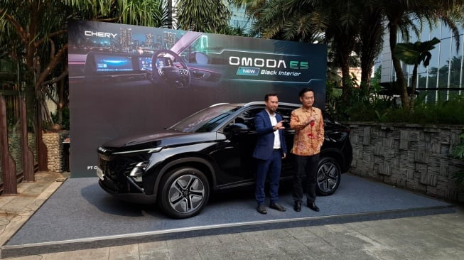 Chery Berikan Penyegaran Interior Omoda E5 dengan Balutan Serba Hitam