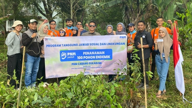 Rayakan HUT ke-25, PNM Cabang Sukabumi Tanam 100 Pohon Endemik