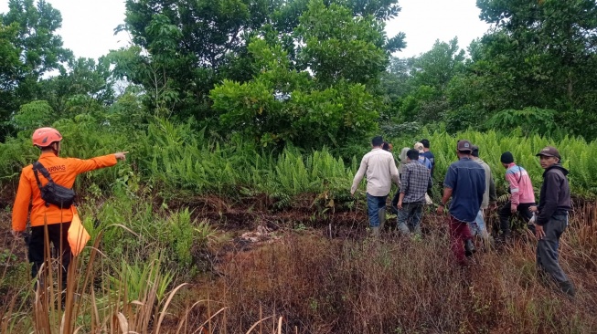 Lansia Hilang di Kebun, Tim SAR Pontianak Terus Lakukan Pencarian