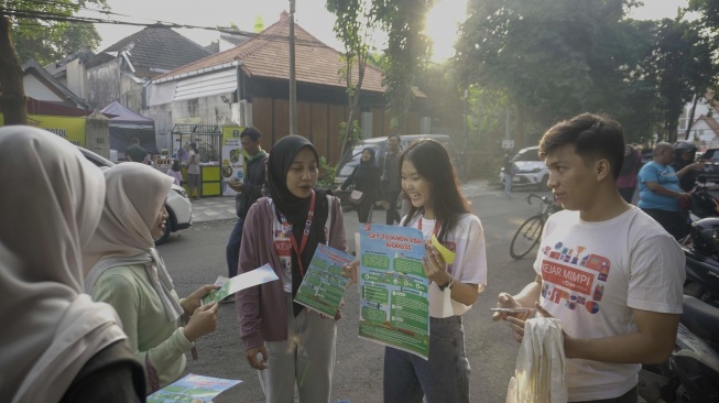 Social campaign Kejar Mimpi Surabaya pada acara Car Free Day, Taman Bungkul, Surabaya, Minggu (19/5/2024). (Ist)