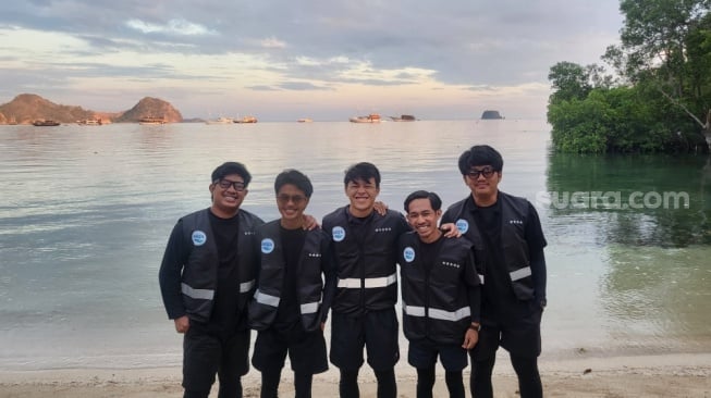 Kelakuan Pandawara Group di Pantai Binongko Labuan Bajo Bikin Kagum, Dapat Sampah Ratusan Kilogram!