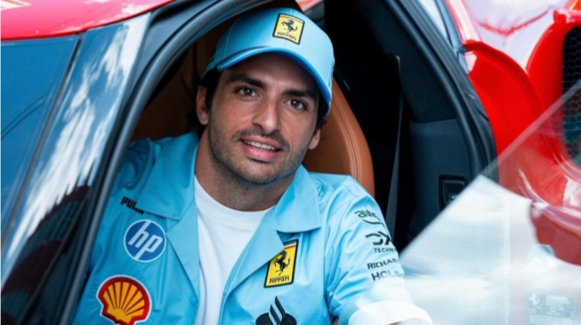 Salut! 4 Peristiwa Ini Jadi Bukti Carlos Sainz Adalah Pembalap yang Tulus