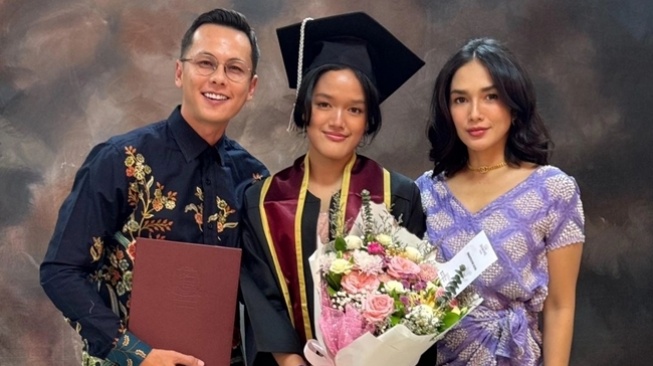 Potret Artis Hadiri Wisuda Anak 2024 (Instagram/@andhiiikapratama)