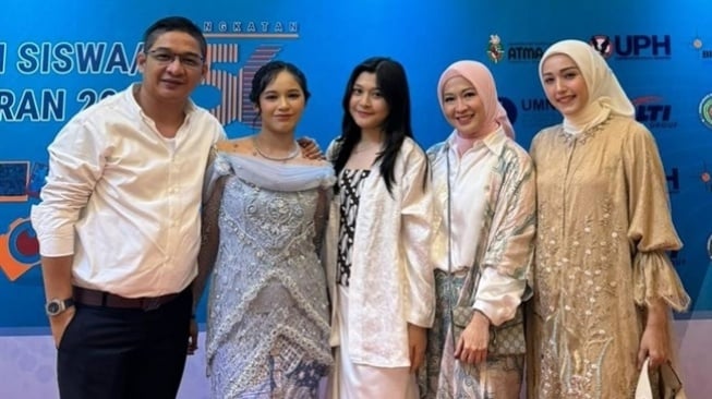 Potret Artis Hadiri Wisuda Anak 2024 (Instagram/@pashaungu_vm)