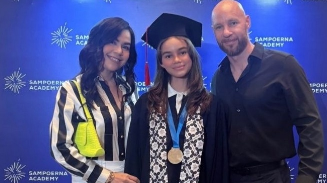 Potret Artis Hadiri Wisuda Anak 2024 (Instagram/@melaney_ricardo)