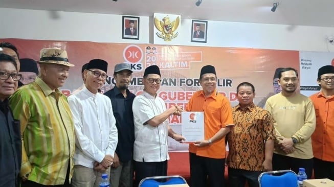 Irianto Lambrie Mendaftar di PKS, Siap Ramaikan Pilgub Kaltim 2024