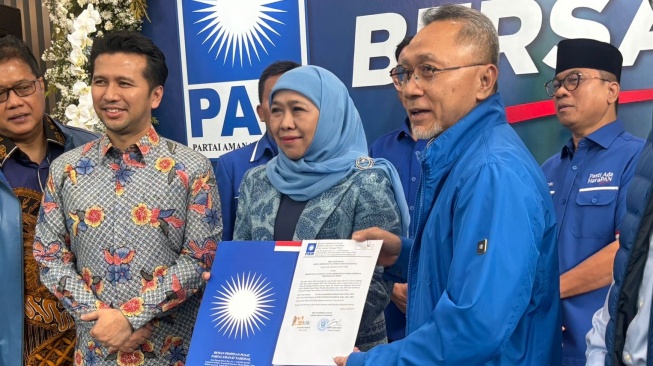 PAN Resmi Dukung Khofifah-Emil Dardak Maju di Pilgub Jatim 2024, Zulhas: Luar Biasa Beliau Ini!