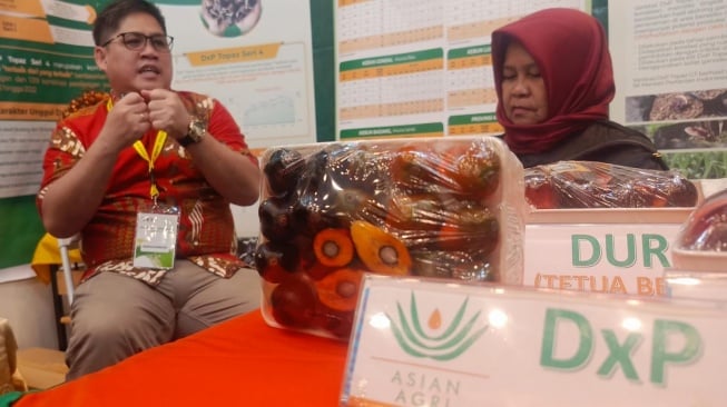 Asian Agri Dorong Petani Kelapa Sawit Naik Kelas dengan Topaz