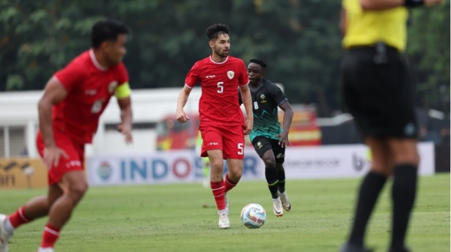 Sandy Walsh saat memperkuat Timnas Indonesia melawan Tanzania (pssi.org)