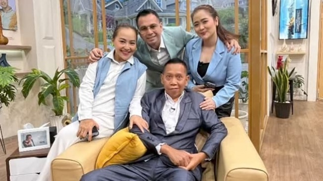 Tukul Arwana kembali syuting dan kali ini menjadi bintang tamu acara program yang diasuh Raffi Ahmad. [Instagram/@raffinagita1717]