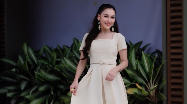 Dipuji Drakornya Depok, Harga Dress Ayu Ting Ting Ternyata Cuma Segini